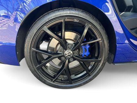 2023-Volkswagen-Golf-8-20-TSI-R-DSG_9