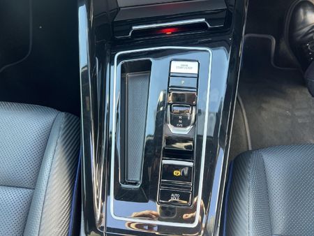 2023-Volkswagen-Golf-8-20-TSI-R-DSG_13