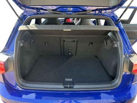 2023-Volkswagen-Golf-8-20-TSI-R-DSG_8