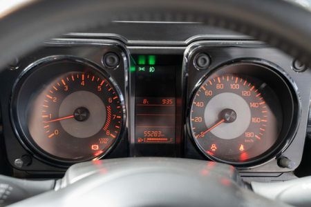 2023-Suzuki-Jimny-15-GLX_16