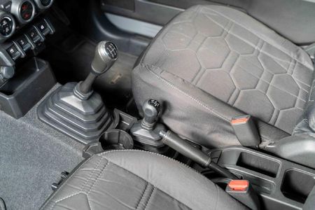 2023-Suzuki-Jimny-15-GLX_19