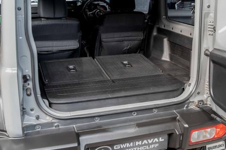 2023-Suzuki-Jimny-15-GLX_26