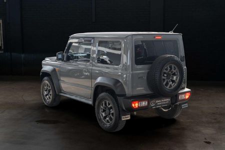 2023-Suzuki-Jimny-15-GLX_6