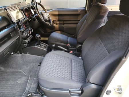 2022-Suzuki-Jimny-15-GL-Auto_10