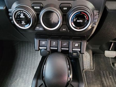 2022-Suzuki-Jimny-15-GL-Auto_19