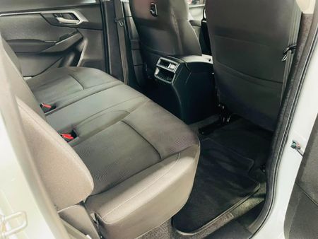 2024-Isuzu-D-Max-19-DDI-HR-LS-Auto-Double-Cab_9