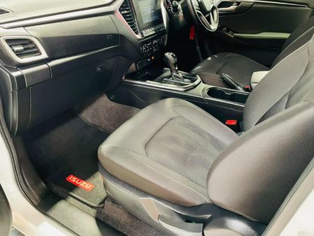 2024-Isuzu-D-Max-19-DDI-HR-LS-Auto-Double-Cab_12
