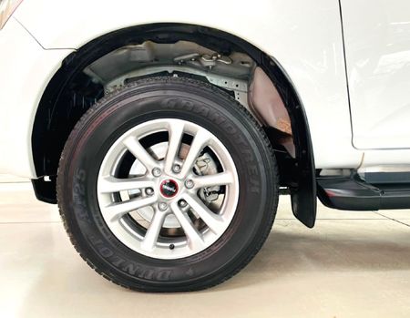 2024-Isuzu-D-Max-19-DDI-HR-LS-Auto-Double-Cab_2