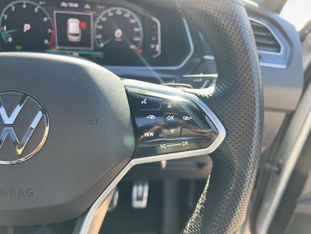 2023-Volkswagen-Tiguan-14TSI-R-Line_9