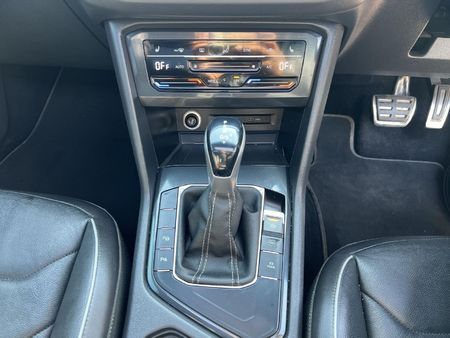 2023-Volkswagen-Tiguan-14TSI-R-Line_11