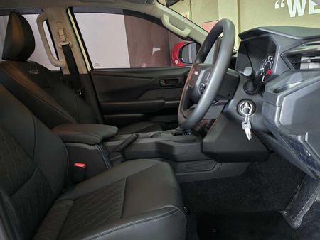 2026-Toyota-Hilux-28-GD-6-RB-SRX-Auto-Double-Cab_16