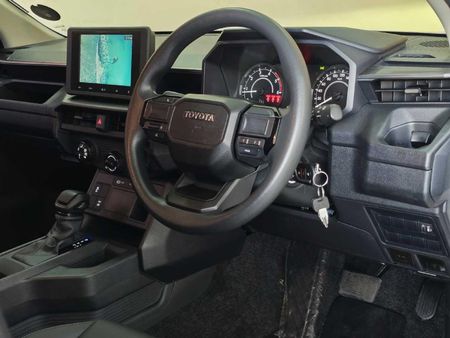 2026-Toyota-Hilux-28-GD-6-RB-SRX-Auto-Double-Cab_21