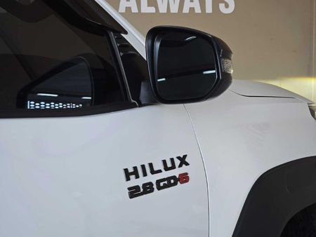 2026-Toyota-Hilux-28-GD-6-RB-SRX-Auto-Double-Cab_3