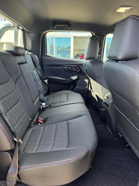 2026-Isuzu-D-Max-19-DDI-HR-X-Rider-Auto-Double-Cab_8