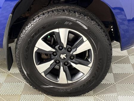 2023-Peugeot-Landtrek-19D-Allure-Double-Cab-Auto_5