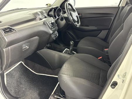 2023-Suzuki-Swift-12-GL_7