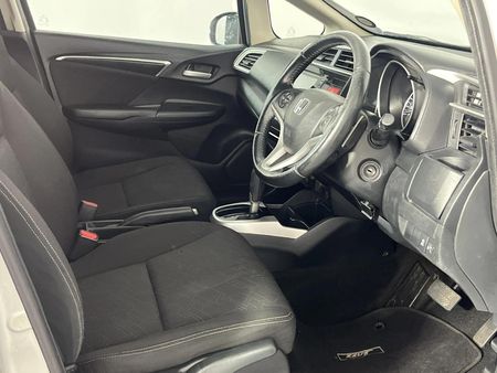 2017-Honda-Jazz-15-Elegance-Auto_9