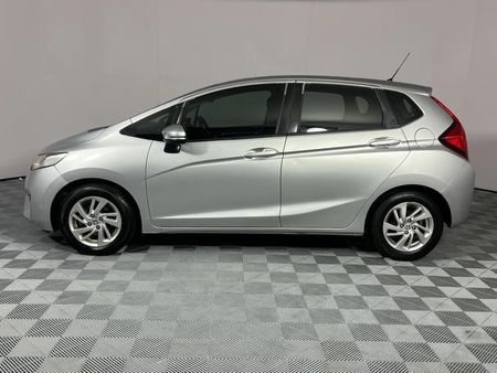 2017-Honda-Jazz-15-Elegance-Auto_18