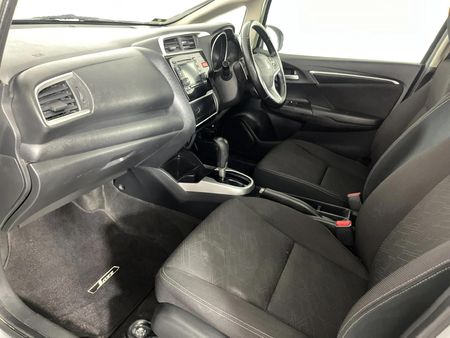 2017-Honda-Jazz-15-Elegance-Auto_8