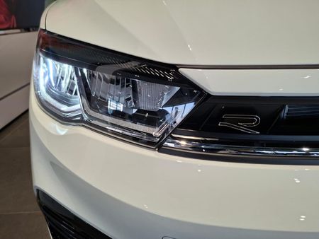 2026-Volkswagen-Polo-10-TSI-R-Line-Auto_10