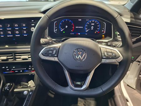 2026-Volkswagen-Polo-10-TSI-R-Line-Auto_17