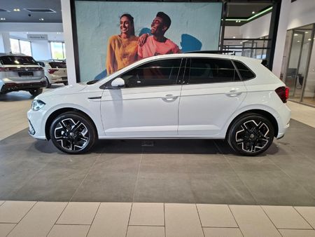 2026-Volkswagen-Polo-10-TSI-R-Line-Auto_1