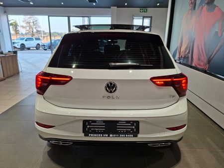 2026-Volkswagen-Polo-10-TSI-R-Line-Auto_3