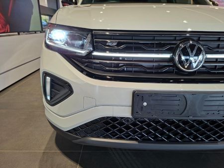 2026-Volkswagen-T-Cross-10-TSI-R-Line-Auto_9