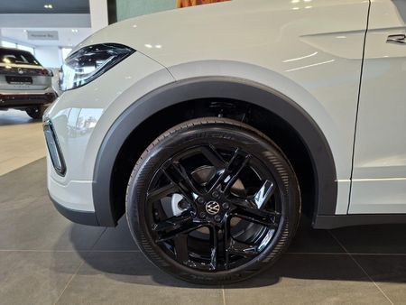 2026-Volkswagen-T-Cross-10-TSI-R-Line-Auto_10