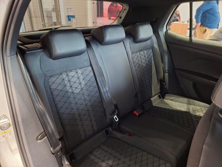 2026-Volkswagen-T-Cross-10-TSI-R-Line-Auto_12