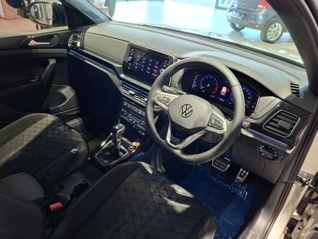 2026-Volkswagen-T-Cross-10-TSI-R-Line-Auto_13