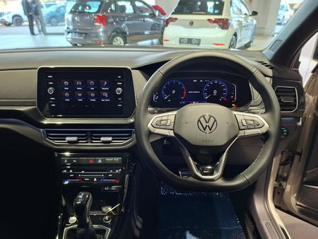 2026-Volkswagen-T-Cross-10-TSI-R-Line-Auto_14