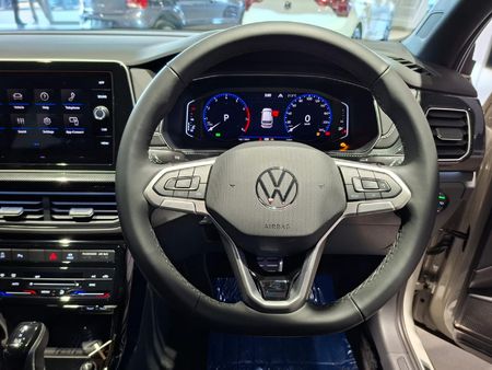 2026-Volkswagen-T-Cross-10-TSI-R-Line-Auto_15