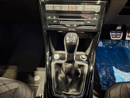 2026-Volkswagen-T-Cross-10-TSI-R-Line-Auto_21