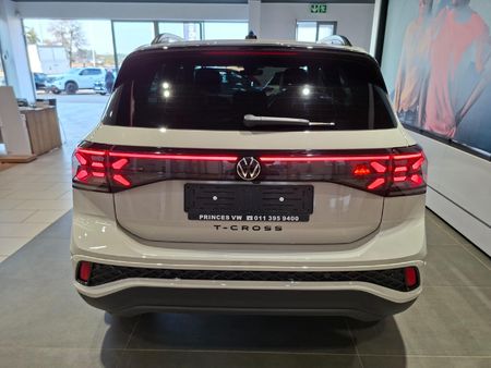 2026-Volkswagen-T-Cross-10-TSI-R-Line-Auto_3