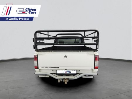 2018-Nissan-NP300-20i-LWB-Single-Cab_3