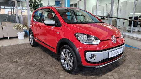 2016-Volkswagen-Up-Cross-Up-10-5-dr_0