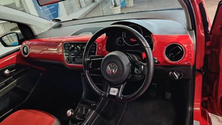 2016-Volkswagen-Up-Cross-Up-10-5-dr_11
