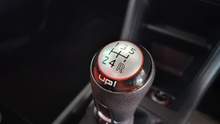 2016-Volkswagen-Up-Cross-Up-10-5-dr_14