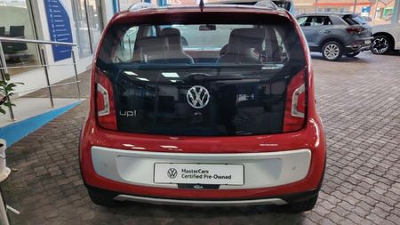 2016-Volkswagen-Up-Cross-Up-10-5-dr_4