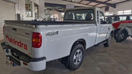 2023-Mahindra-Pik-Up-22-mHawk-S6-4x4-Single-Cab_5