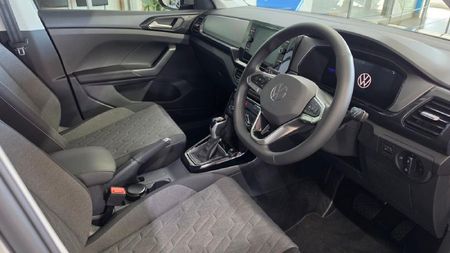 2026-Volkswagen-T-Cross-10-TSI-Life-Auto_10