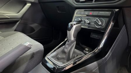 2026-Volkswagen-T-Cross-10-TSI-Life-Auto_14