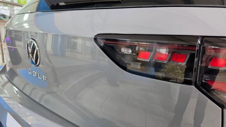 2026-Volkswagen-Golf-14-TSI-R-Line-Auto-110kw_9