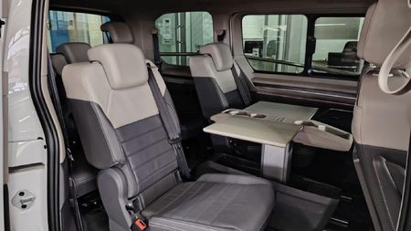 2026-Volkswagen-Caravelle-T7-Multivan-DSG-4Mot-Ehybrid_10