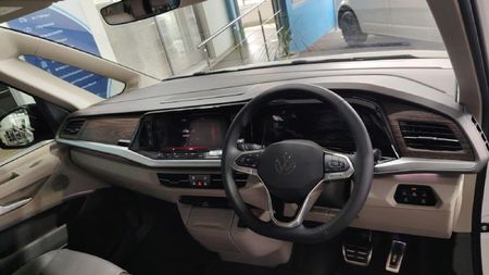 2026-Volkswagen-Caravelle-T7-Multivan-DSG-4Mot-Ehybrid_12