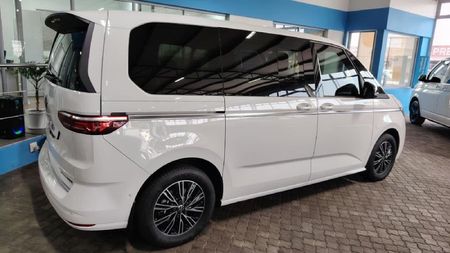 2026-Volkswagen-Caravelle-T7-Multivan-DSG-4Mot-Ehybrid_5