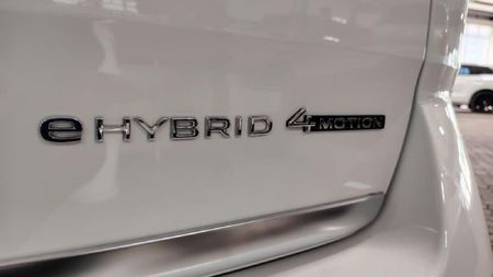 2026-Volkswagen-Caravelle-T7-Multivan-DSG-4Mot-Ehybrid_7
