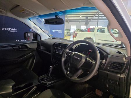 2023-Isuzu-D-Max-19-DDI-HR-L-Auto-Double-Cab_12