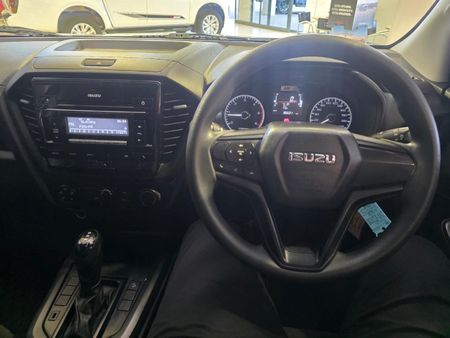2023-Isuzu-D-Max-19-DDI-HR-L-Auto-Double-Cab_13